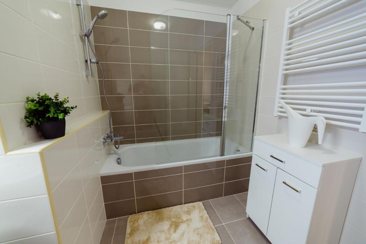 Apartmán Corvin Promenade With Free Parking *